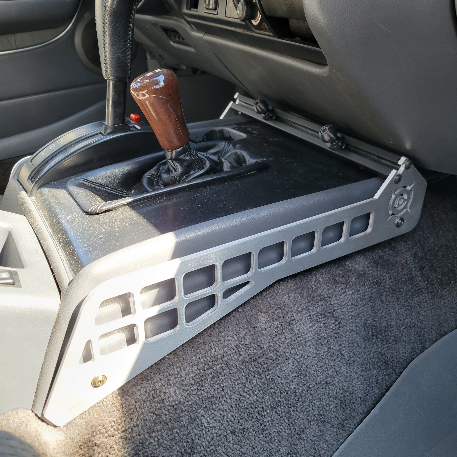 80 Series Center Console Mount